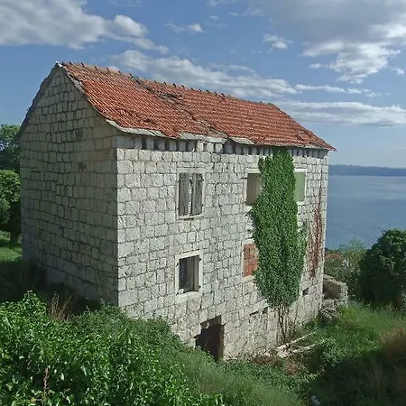 Vila Tomasovic *